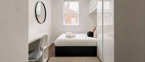 Desk, WiFi, bed sheets