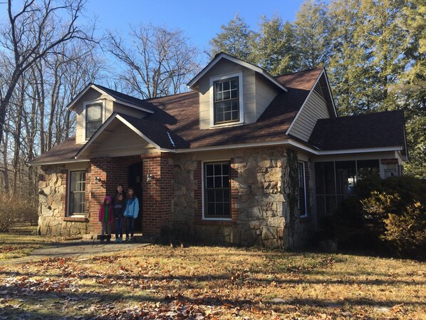 Exterior - The Sewanee Cottage - Great Location on Campus (Sewanee)