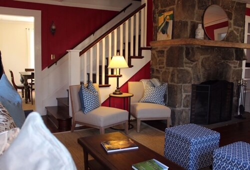 The Sewanee Cottage - Great Location on Campus