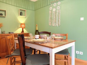 Dining - Vrbo Property (Wettolsheim)