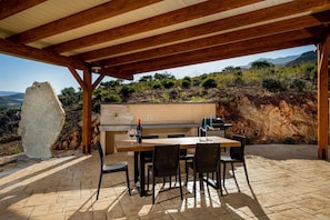 Villa | Outdoor dining - Villa in Sicily Near Guidaloca Bay (Castellammare del Golfo)