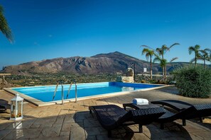 Villa | Pool - Villa in Sicily Near Guidaloca Bay (Castellammare del Golfo)