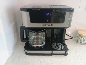 Kaffee und/oder Kaffeemaschine