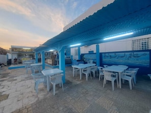 Outdoor dining - Vrbo Property (Nabeul)
