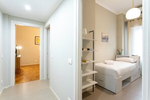 Iron/ironing board, Internet, bed sheets - CO99- New two bedrooms Washington (Milano)