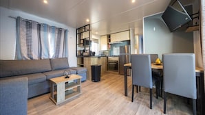 TV, ping pong - Le Cocon du Mar Estang - Terrace, AC, 8-person mobile home just steps from the sea (Canet-en-Roussillon)