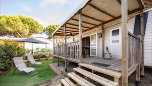 Terrace/patio - Le Cocon du Mar Estang - Terrace, AC, 8-person mobile home just steps from the sea (Canet-en-Roussillon)