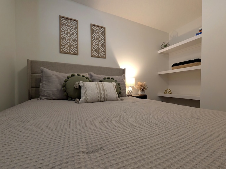 Modern 2br Calgary Suite Ac Self Check-in - Calgary