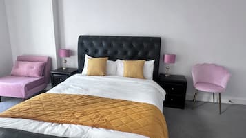 2 bedrooms, in-room safe, desk, iron/ironing board