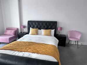 Iron/ironing board, WiFi, bed sheets