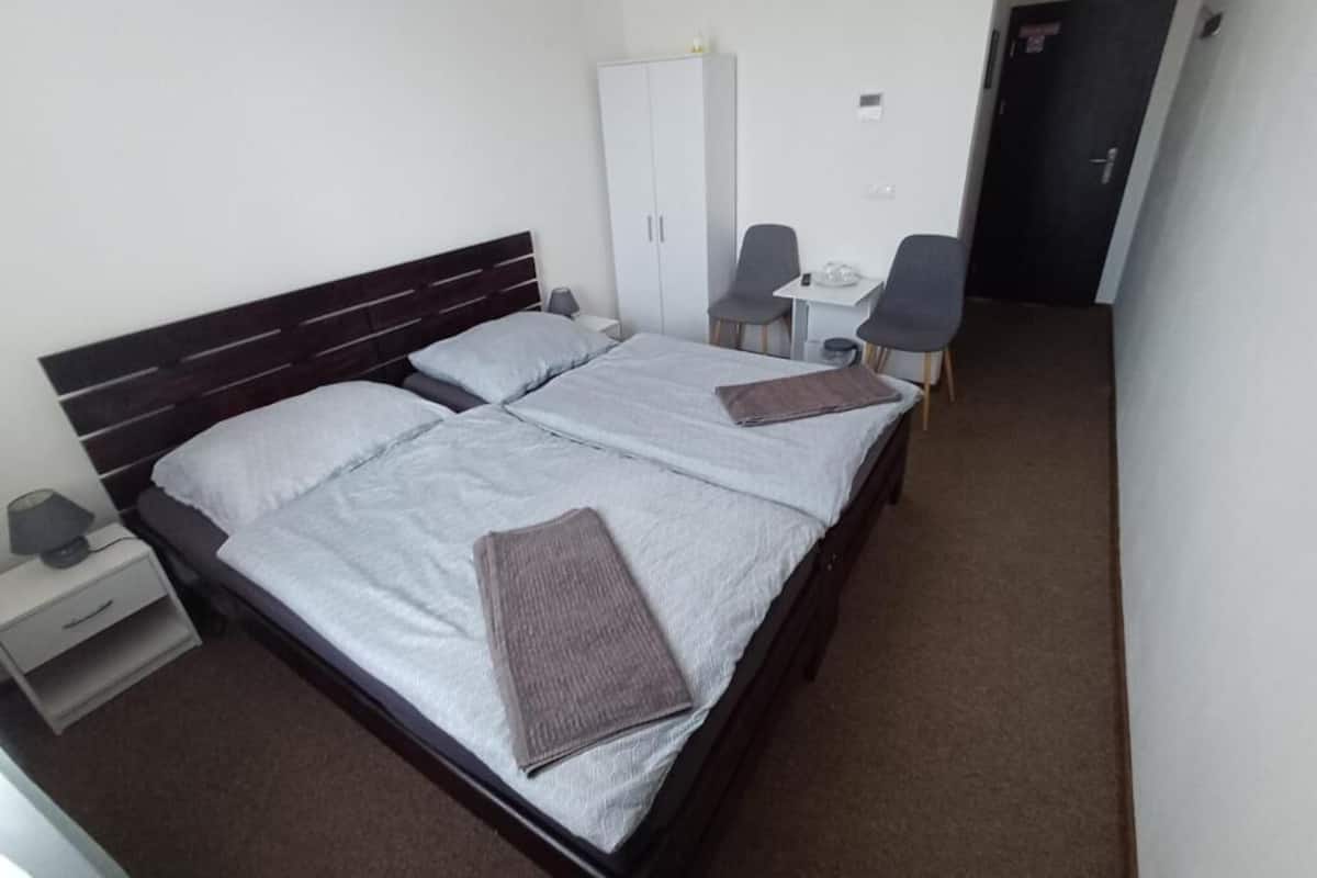 Standard Twin Room, City View