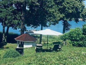 Property grounds - Röblinseeterrassen – Vacation Rental with a Balcony on a Park-Like Lakefront Property (Fürstenberg/Havel)