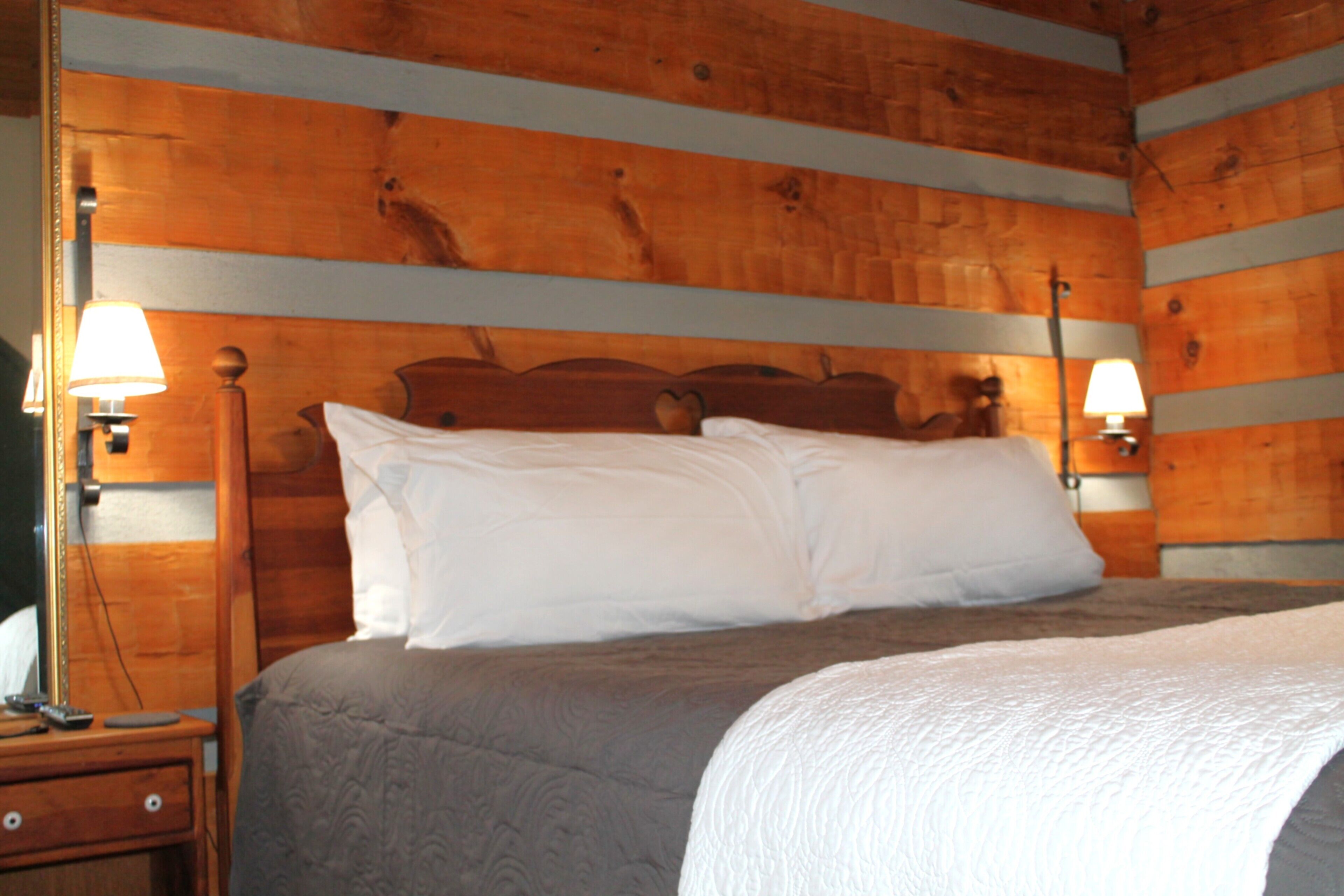 2nd bedroom features a pillowtop king-size mattress