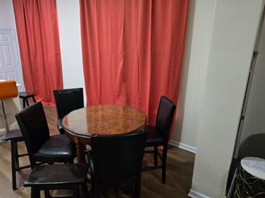 Dining - Haniels Place - Unit D (Indianapolis)