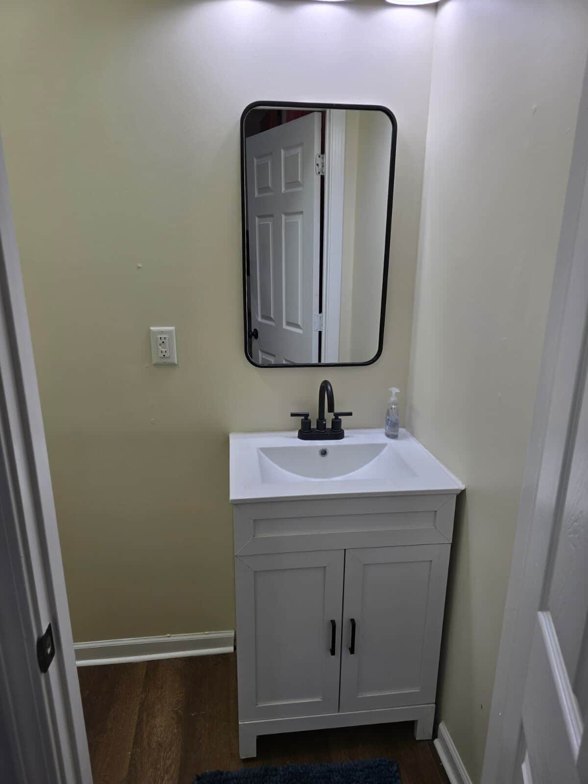 Hårtørrer, håndklæder, Sæbe, Toiletpapir