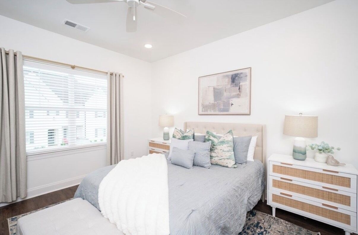 3 habitaciones, tabla de planchar con plancha, wifi y ropa de cama 