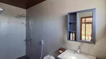 Deluxe Villa, Hill View | Bathroom