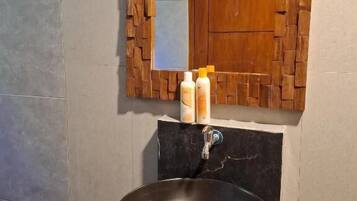 Deluxe Villa, Hill View | Bathroom