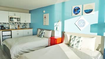 Iron/ironing board, free WiFi, bed sheets
