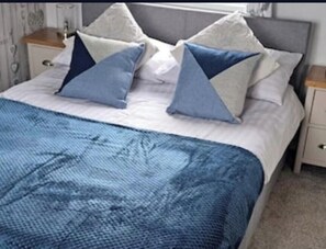 2 bedrooms, iron/ironing board, WiFi - Beautiful 2 Bedroom Static Caravan
Thorness Bay Isle of Wight 
reduced ferry (Thorness Bay)