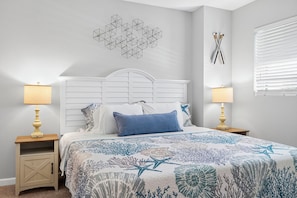 2 bedrooms, iron/ironing board, WiFi, bed sheets - 2 Mi to Beach, Marina View, Private Balcony, Shared Pool (North Myrtle Beach)
