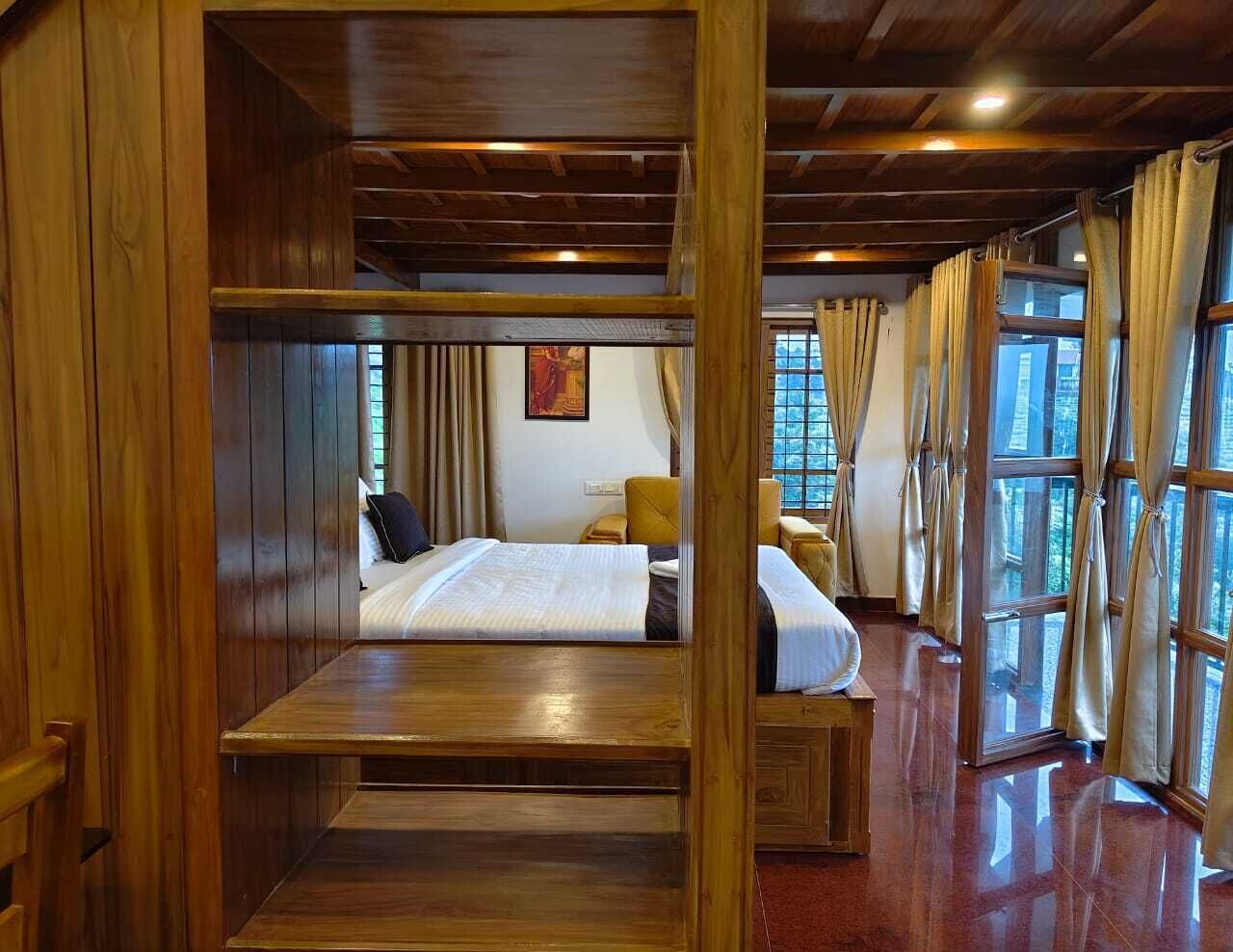Suite de lujo | Escritorio, espacio para trabajar con laptop y wifi gratis 