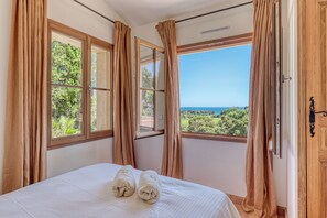4 Schlafzimmer, Zimmersafe, Bügeleisen/Bügelbrett, Reisekinderbett