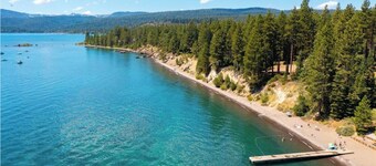Tahoe Retreat 4BR I Resort Perk & Walk to Lake I 10 guests