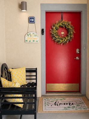 Interior - Dock & Stay (Moneta)
