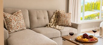Mountain Views - Sleeps 4 - Pet Friendly - Close to Wineries and Beaches