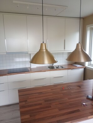 Basic Room, Non Smoking | Private kitchen - Osem City (Kumasi)