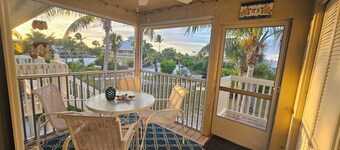 Get away from it all! Peaceful 2 bedroom condo on Little Gasparilla Island