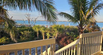 Get away from it all! Peaceful 2 bedroom condo on Little Gasparilla Island