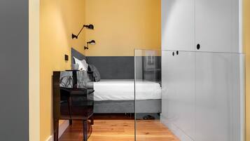 1 bedroom, in-room safe, iron/ironing board, free WiFi