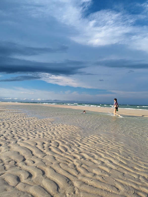 Beach nearby, sun-loungers, beach towels - Walk to beach, Fenced Yard/Firepit/Bikes/ DTWN St. Aug 8 Mi, Island Retreat (St. Augustine)