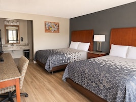 Quarto casal standard, varanda | Escrivaninha, espaço de trabalho para notebook, Wi-Fi de cortesia