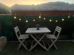 Outdoor dining - Vrbo Property (Saint-Jean-de-Fos)