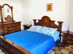 Room - Harmony House - feel at home- 2-bedroom apartment with AC in vibrant Cagliari (Cagliari)