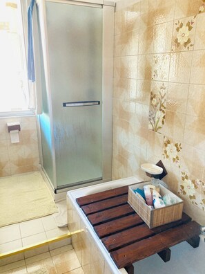 Bathroom - Harmony House - feel at home- 2-bedroom apartment with AC in vibrant Cagliari (Cagliari)