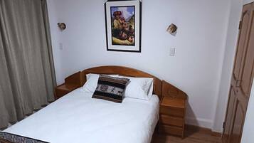 1 bedroom, iron/ironing board, internet