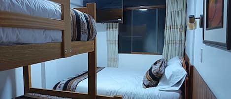 1 bedroom, iron/ironing board, internet