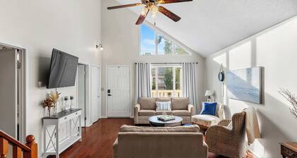 Tahimik Shores | By Lake | BBQ+Firepit | Sleeps 10