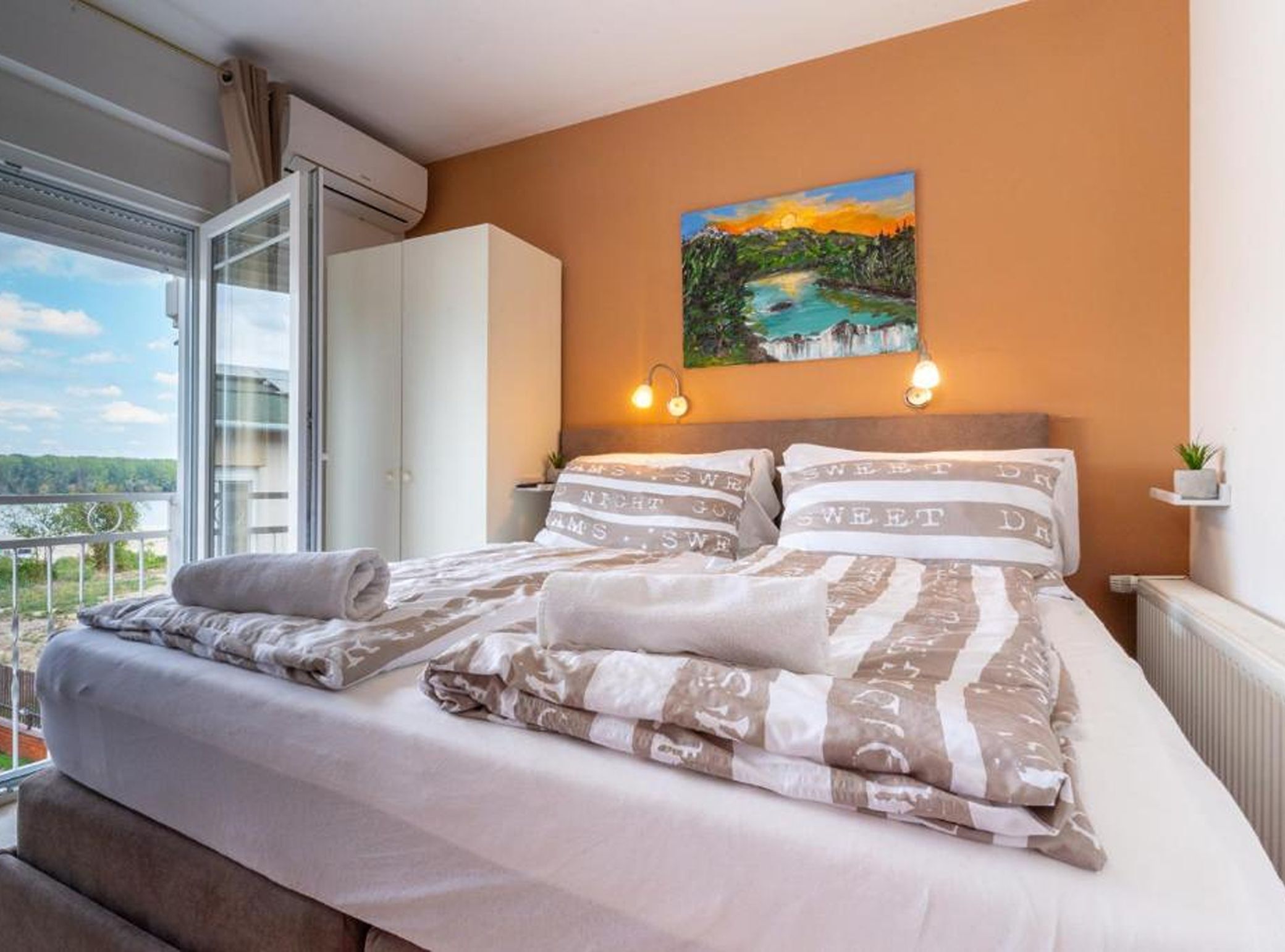 Apartment (One Bedroom Apartment with Terrace) | 2 Schlafzimmer, kostenloses WLAN