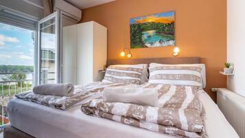 Apartment (One Bedroom Apartment with Terrace) | 2 Schlafzimmer, kostenloses WLAN