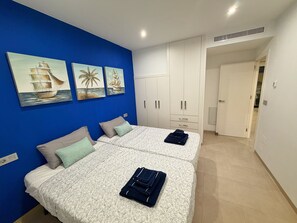 4 室のベッドルーム、インターネット、ベッドシーツ