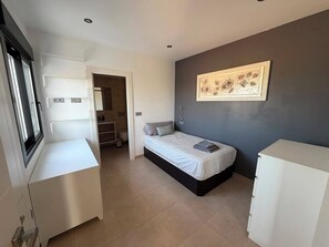 4 bedrooms, internet, bed sheets - Villa Soleada - Private Pool - Beach 10 minutes away (San Pedro del Pinatar)