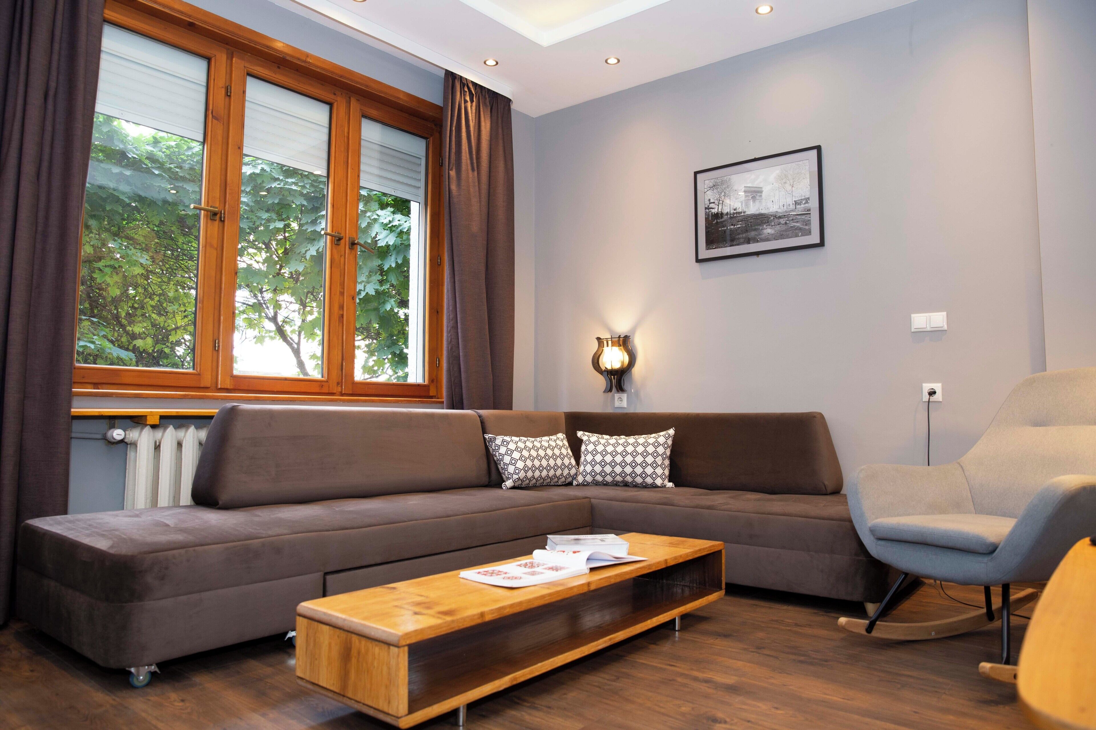 Urban Gallery 3-bedroom Apartment With Ac In Artsy Sofia - Sófia