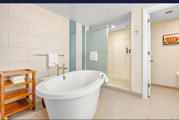 Bathroom - Westin Nanea Ocean Villas: Ka'anapali 2-bedroom resort in relaxing Lahaina (Lahaina)