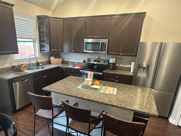 Private kitchen - Aggie Home Like New (Bryan)