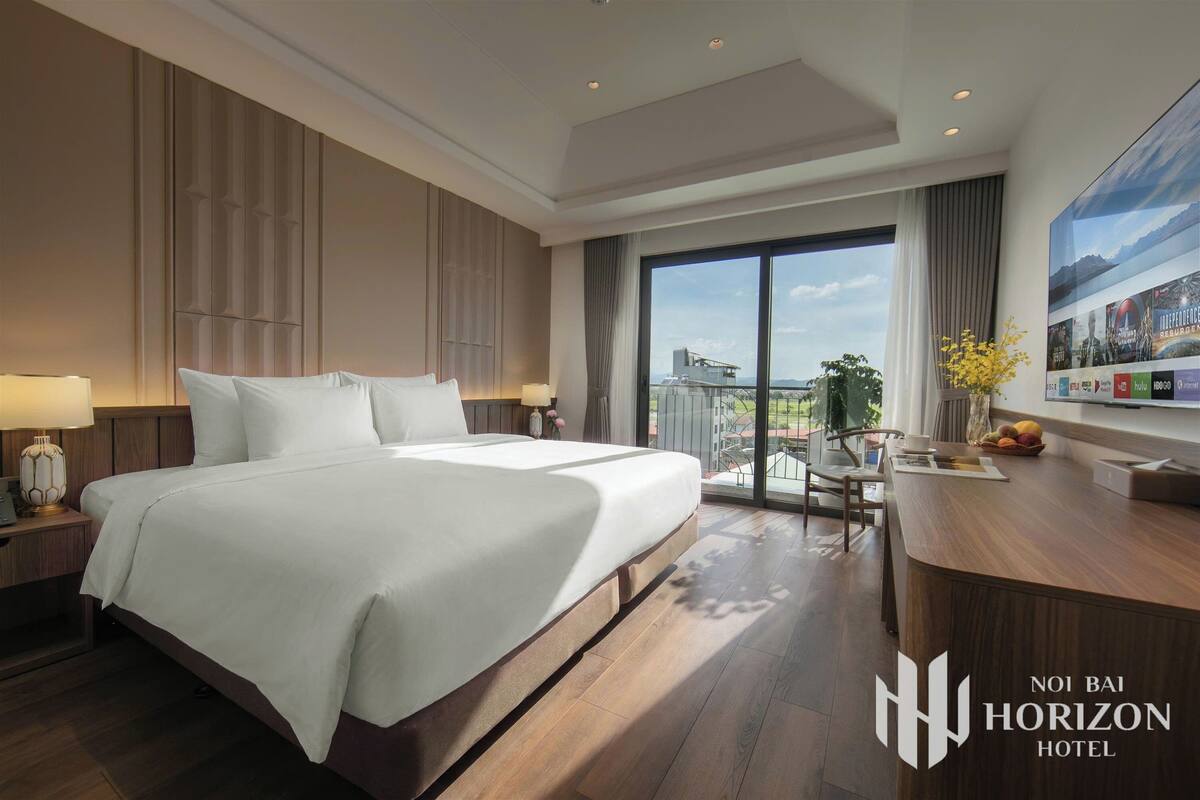 Executive Suite with Balcony and City View | View from room